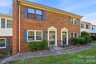 8846 Hunter Ridge Dr, Charlotte, NC 28226 - Photo 1