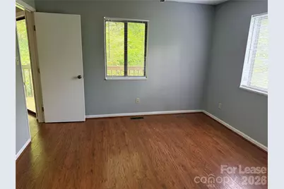 1420 11th Street Drive NW, Hickory, NC 28601 - Photo 9