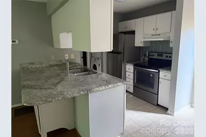 1420 11th Street Drive NW, Hickory, NC 28601 - Photo 5