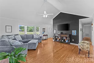 107 Twin Lakes Dr, Statesville, NC 28625 - Photo 9