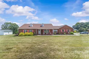 107 Twin Lakes Dr, Statesville, NC 28625 - Photo 3