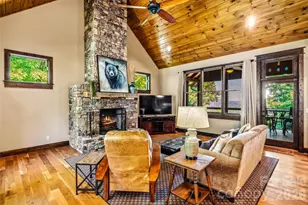 136 Merrills Ridge Rd, Asheville, NC 28803 - Photo 3