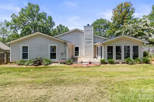 6325 Ellesmere Ct, Charlotte, NC 28227 - Photo 47