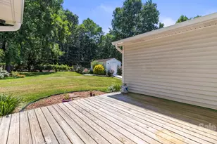 6325 Ellesmere Ct, Charlotte, NC 28227 - Photo 37