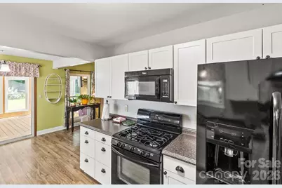 6325 Ellesmere Court, Charlotte, NC 28227 - Photo 15