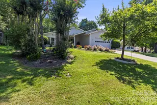 6325 Ellesmere Ct, Charlotte, NC 28227 - Photo 3