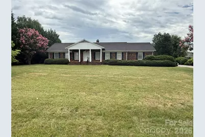 404 N Greenbriar Road, Statesville, NC 28625 - Photo 1