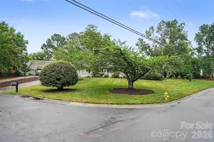 8225 Strawberry Ln, Charlotte, NC 28277 - Photo 3