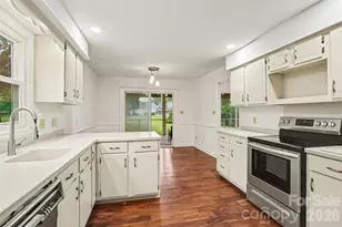 8225 Strawberry Ln, Charlotte, NC 28277 - Photo 17