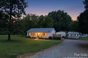 112 W 23rd St, Newton, NC 28658 - Photo 3