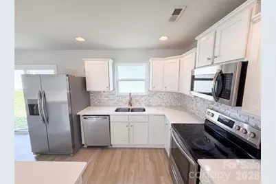 8222 Gabon Court, Charlotte, NC 28215 - Photo 7