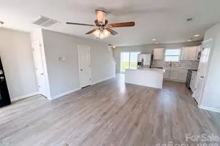 8222 Gabon Ct, Charlotte, NC 28215 - Photo 3