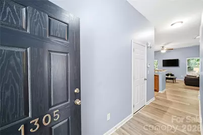 1305 Lauren Village Drive, Charlotte, NC 28213 - Photo 5