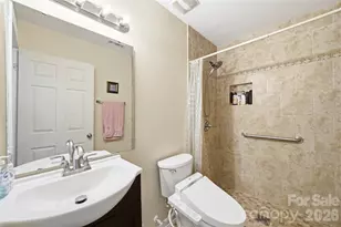 1305 Lauren Village Drive, Charlotte, NC 28213 - Photo 27