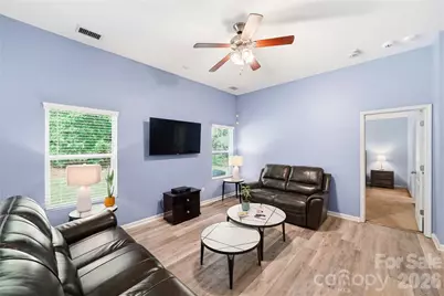 1305 Lauren Village Drive, Charlotte, NC 28213 - Photo 9