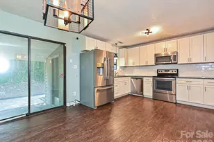9111 Sharonbrook Dr, Charlotte, NC 28210 - Photo 7