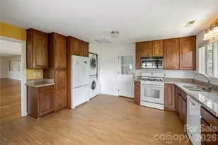 811 Town Mountain Rd, Asheville, NC 28804 - Photo 11
