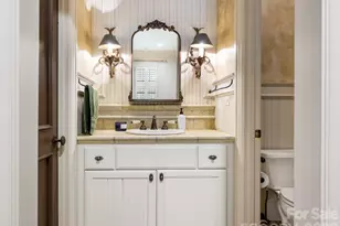4523 Fox Brook Ln, Charlotte, NC 28211 - Photo 25