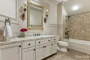 4523 Fox Brook Ln, Charlotte, NC 28211 - Photo 31