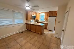 307 19th Ave NE, Hickory, NC 28601 - Photo 5