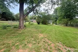 307 19th Ave NE, Hickory, NC 28601 - Photo 11