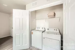 1610 Ct Brks Cir, Charlotte, NC 28212 - Photo 27