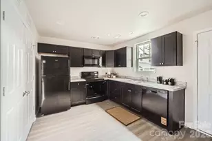 1614 Ct Brks Cir, Charlotte, NC 28212 - Photo 13