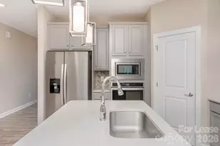 8528 Pennegrove Cir, Charlotte, NC 28214 - Photo 7