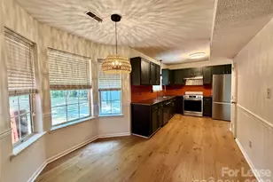 11809 Lansbury Ct, Charlotte, NC 28226 - Photo 7