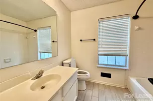 11809 Lansbury Ct, Charlotte, NC 28226 - Photo 19