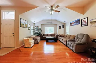 13636 Portpatrick Ln, Matthews, NC 28105 - Photo 3