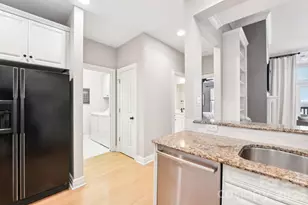 572 N Church St, Charlotte, NC 28202 - Photo 11
