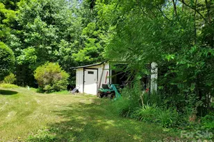 886 Hanging Rock Rd, Spruce Pine, NC 28777 - Photo 11