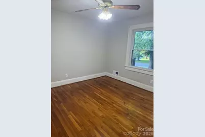 706 12th Avenue NE, Hickory, NC 28601 - Photo 7