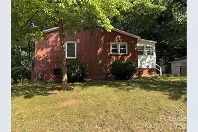 706 12th Avenue NE, Hickory, NC 28601 - Photo 3