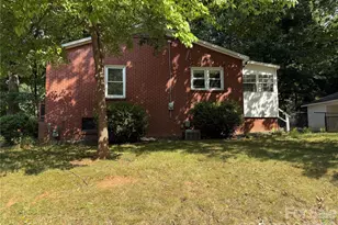 706 12th Ave NE, Hickory, NC 28601 - Photo 3