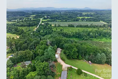 146 Banks View Lane, Hendersonville, NC 28792 - Photo 47