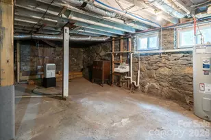 25 Mineral Springs Rd, Asheville, NC 28805 - Photo 29