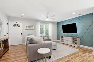 4927 Farm Pond Ln, Charlotte, NC 28212 - Photo 7