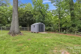 4927 Farm Pond Ln, Charlotte, NC 28212 - Photo 23