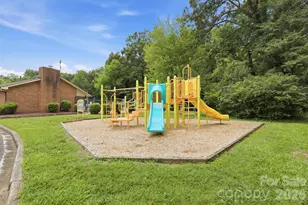 4927 Farm Pond Ln, Charlotte, NC 28212 - Photo 29