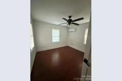 112 10th Avenue SE, Hickory, NC 28602 - Photo 9