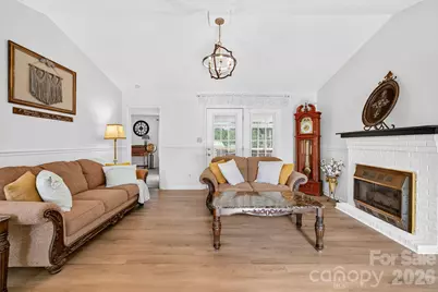1425 Farmington Hills Drive, Conover, NC 28613 - Photo 7