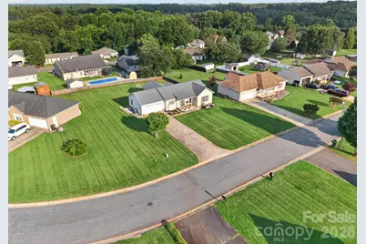 1425 Farmington Hills Drive, Conover, NC 28613 - Photo 3
