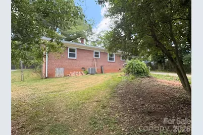 725 5th Avenue SW, Hickory, NC 28602 - Photo 3