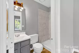6315 Windsor Gate Ln, Charlotte, NC 28215 - Photo 13
