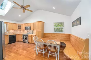 602 Hidden Springs Dr, Asheville, NC 28804 - Photo 15
