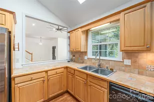 602 Hidden Springs Dr, Asheville, NC 28804 - Photo 17