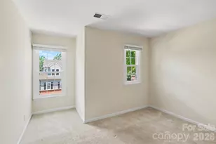 8618 Fox Chase Ln, Charlotte, NC 28269 - Photo 23