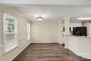8618 Fox Chase Ln, Charlotte, NC 28269 - Photo 7